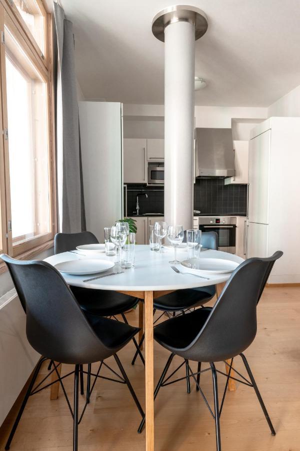 2Ndhomes Stylish 1Br Home With Balcony And Sauna In Kamppi Center ヘルシンキ エクステリア 写真