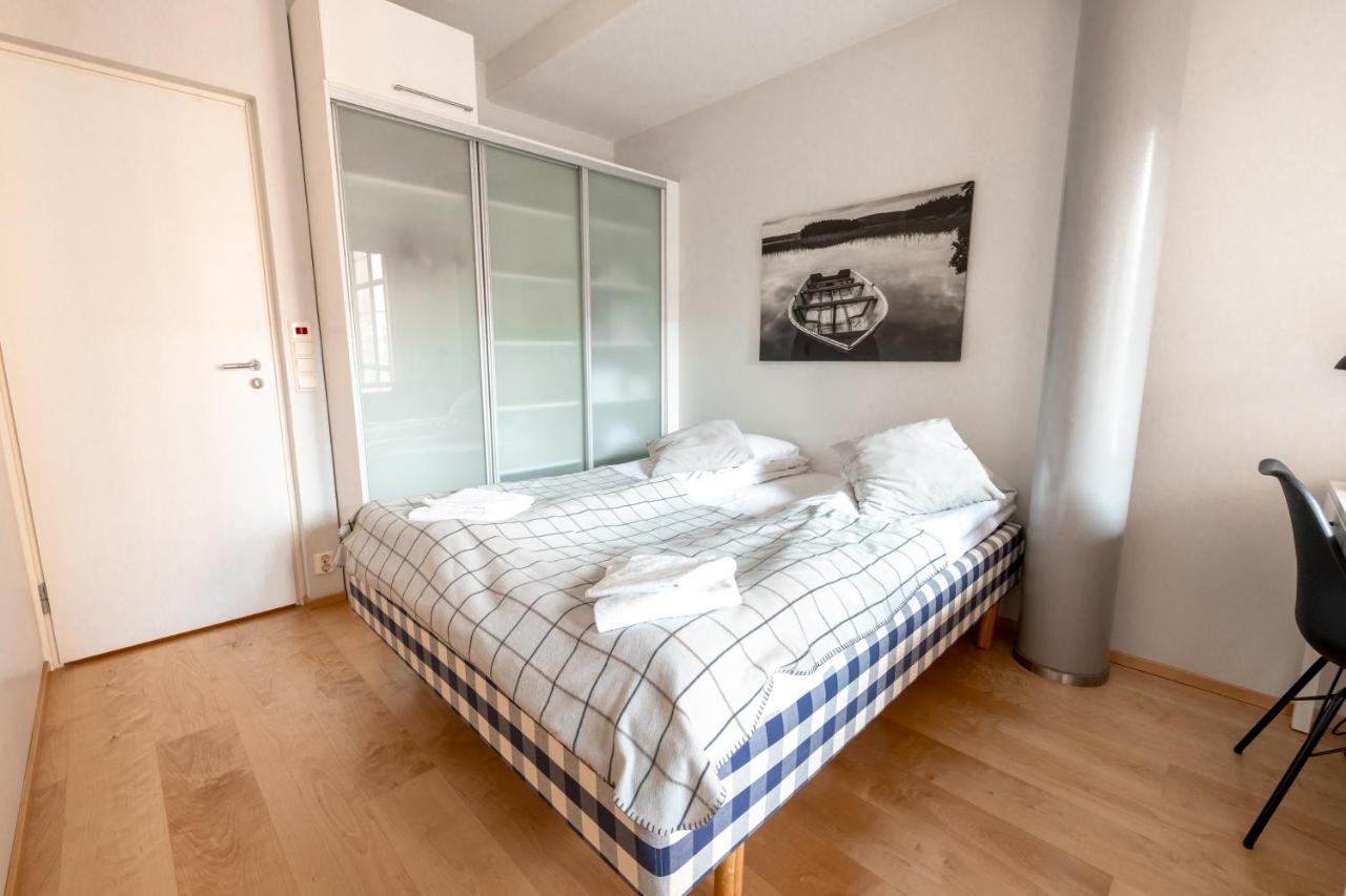 2Ndhomes Stylish 1Br Home With Balcony And Sauna In Kamppi Center ヘルシンキ エクステリア 写真