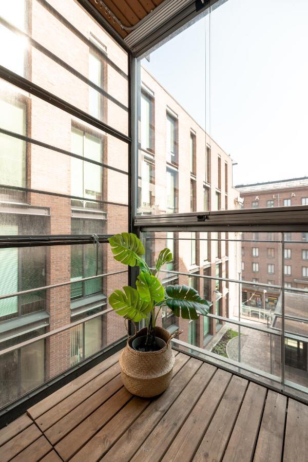 2Ndhomes Stylish 1Br Home With Balcony And Sauna In Kamppi Center ヘルシンキ エクステリア 写真