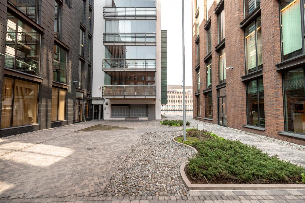 2Ndhomes Stylish 1Br Home With Balcony And Sauna In Kamppi Center ヘルシンキ エクステリア 写真